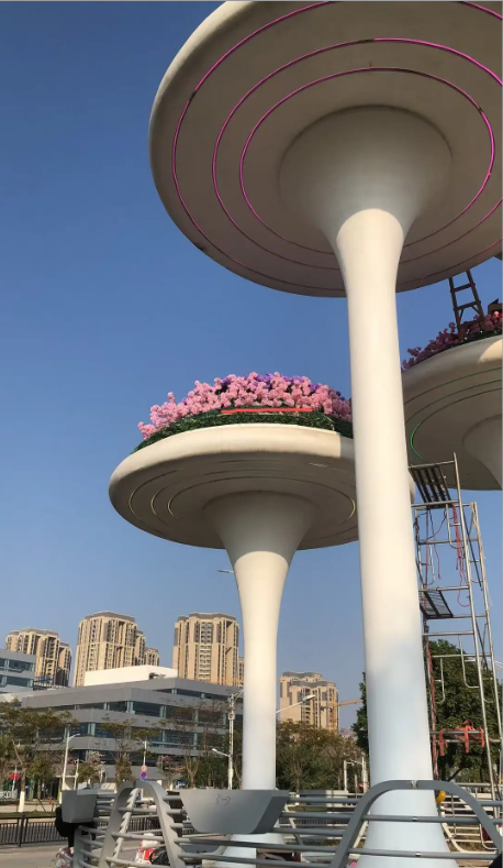 大型蘑菇伞造型景观廊架雕塑 户外白色异形钢结构花架雕塑定制(图4)