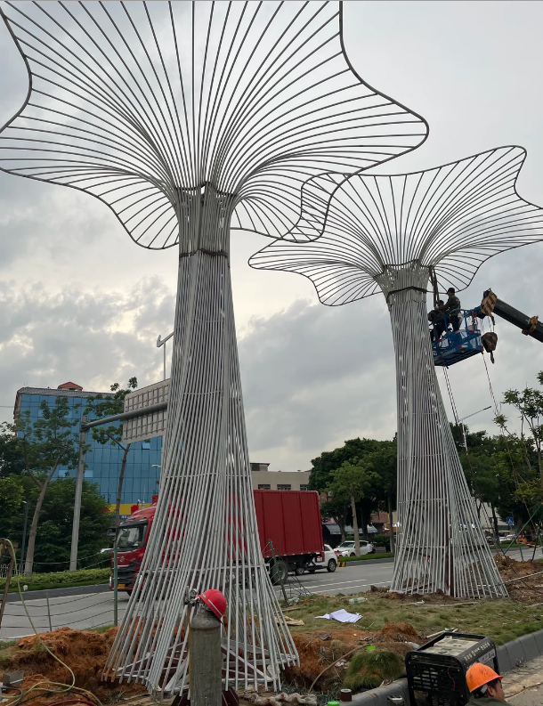 镂空钢结构树形雕塑 城市入口标识大树景观雕塑 花都迎宾地标雕塑定制(图2)