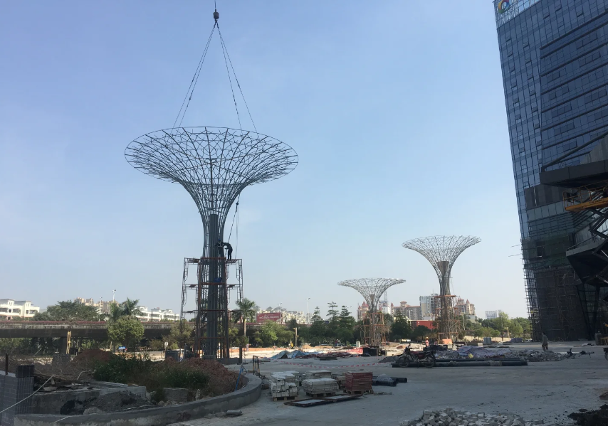 大型镂空钢结构生命之树雕塑 广场树形金属廊架地标雕塑定制(图2) 大型镂空钢结构生命之树雕塑 广场树形金属廊架地标雕塑定制(图2)