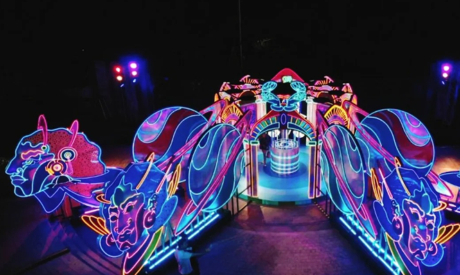 沉浸式霓虹艺术幻彩透光灯光美陈雕塑(图6) 沉浸式霓虹艺术幻彩透光灯光美陈雕塑(图6)