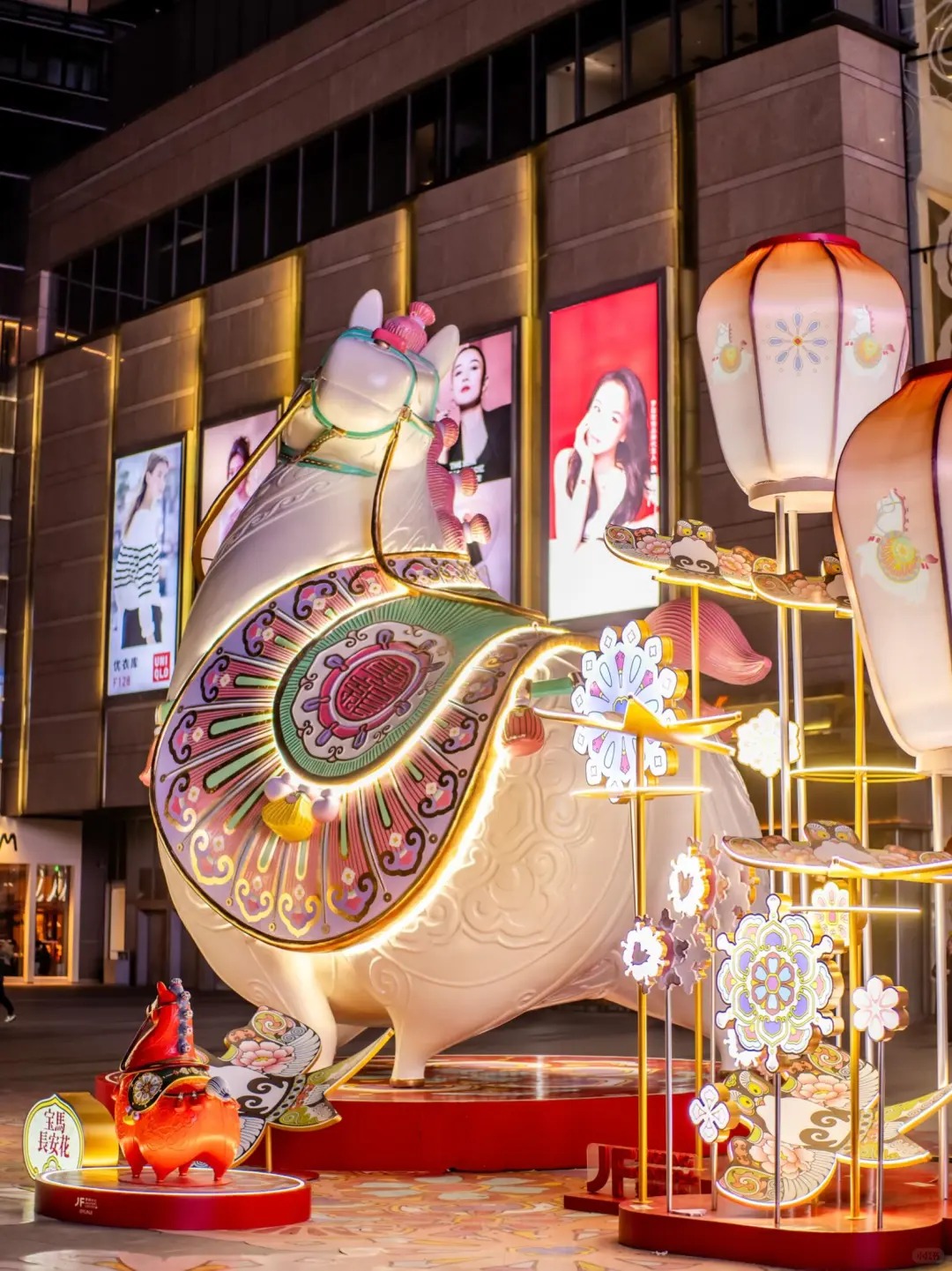 国风 IP唐马玻璃钢发光雕塑商业新年装置(图4)