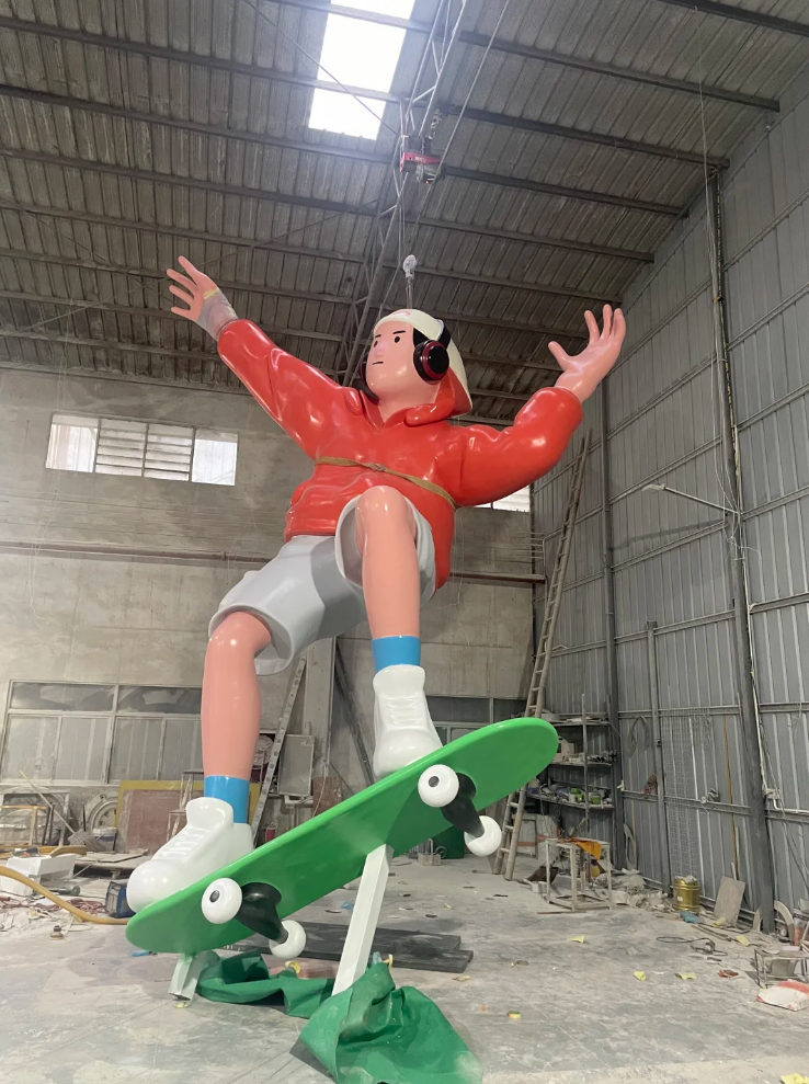 高空滑板少年玻璃钢卡通雕塑(图1)